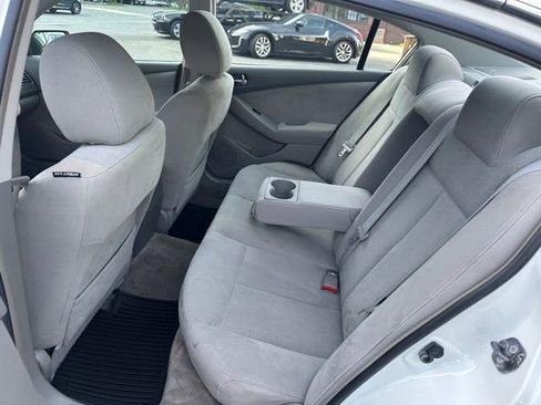 Used 2010 Nissan Altima 2.5 S FWD image 10