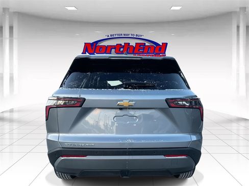 Used 2025 Chevrolet Equinox LT image 4