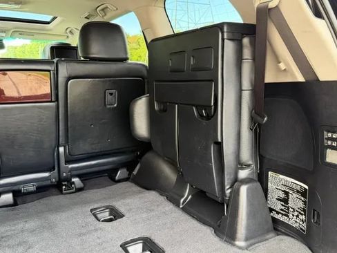 Used 2013 Lexus LX 570 4WD w/ Luxury Pkg image 26
