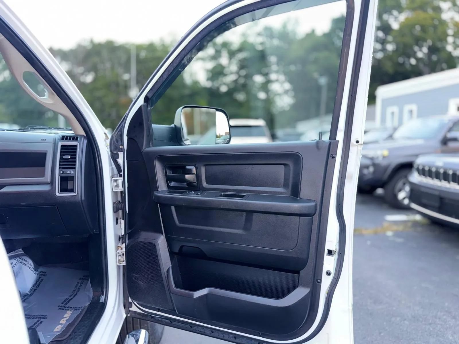 Used 2018 RAM 2500 Tradesman w/ Chrome Appearance Group AWD/4WD image 22