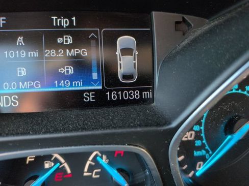 Used 2014 Ford Escape Titanium FWD image 9