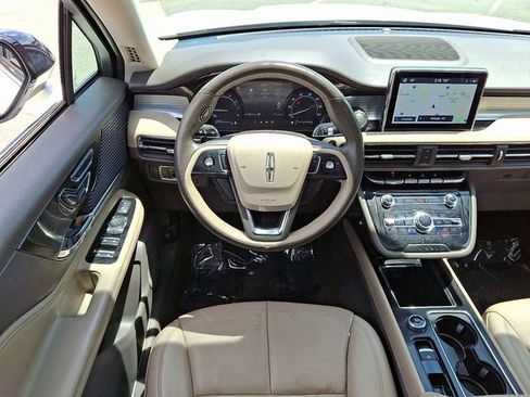 Used 2021 Lincoln Corsair AWD w/ Premium Package image 14