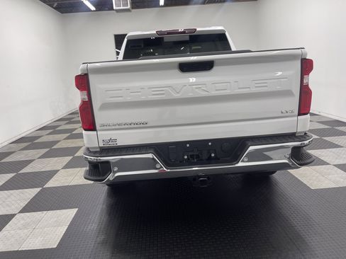 Used 2024 Chevrolet Silverado 1500 LTZ w/ LTZ Convenience Package II AWD/4WD image 3