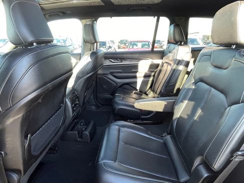 Used 2024 Jeep Grand Cherokee L Limited w/ Luxury Tech Group II image 22