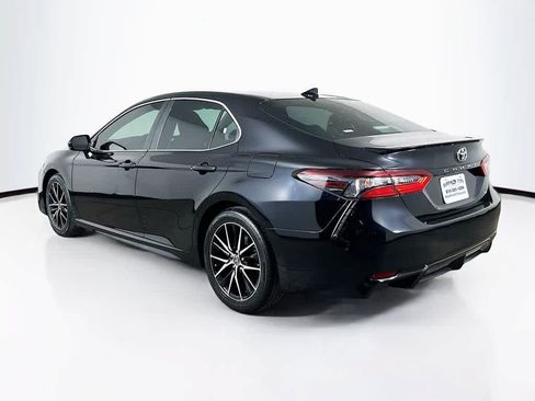 Used 2021 Toyota Camry SE FWD image 4