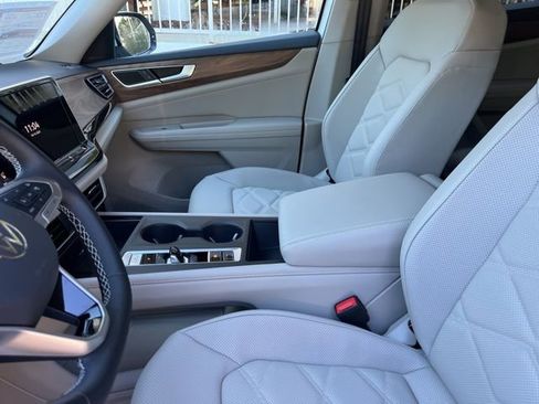 New 2026 Volkswagen Atlas SE image 9