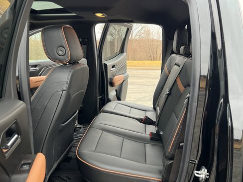 Used 2025 GMC Canyon AT4 w/ Nightfall Edition image 36