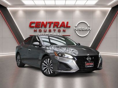 Used 2024 Nissan Altima 2.5 SV w/ SV Premium Package
