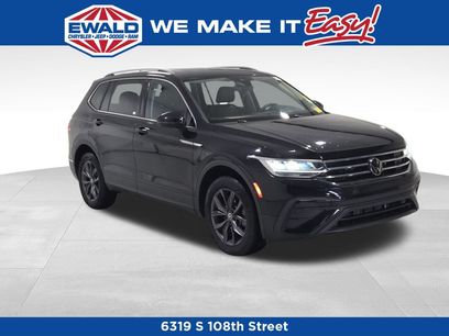 Used 2023 Volkswagen Tiguan SE w/ Panoramic Sunroof Package
