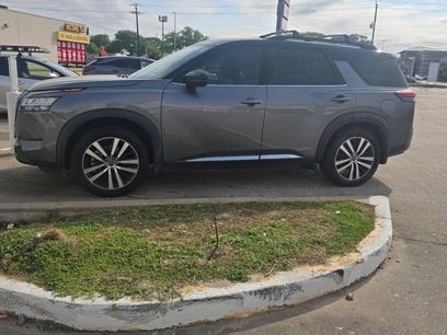 Used 2023 Nissan Pathfinder Platinum w/ Black Appearance Package