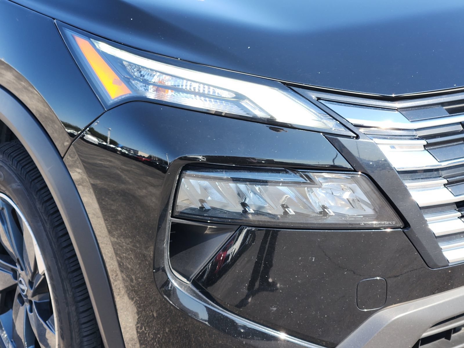 Used 2024 Nissan Rogue SV AWD/4WD image 10