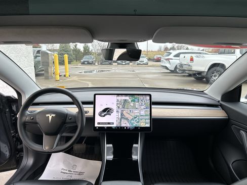 Used 2018 Tesla Model 3 Long Range image 17