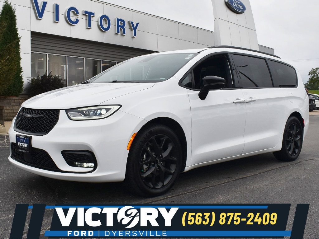 Used 2025 Chrysler Pacifica Limited FWD image 1