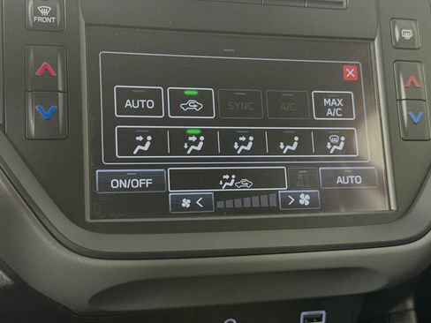 Used 2025 Subaru Crosstrek 2.0i AWD/4WD image 17
