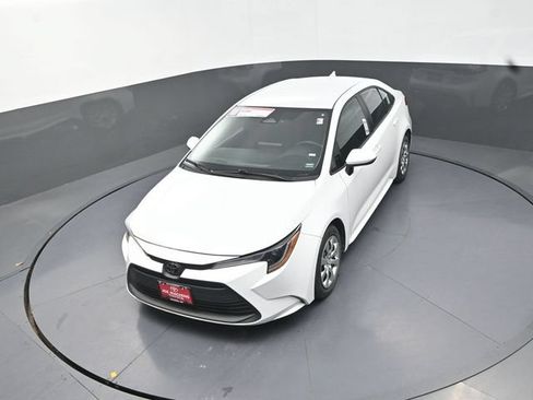 Used 2024 Toyota Corolla LE FWD image 24