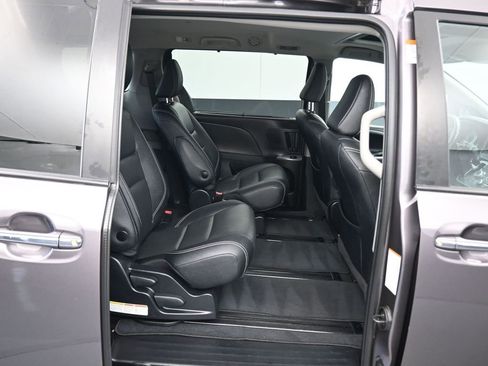 Used 2020 Toyota Sienna SE Premium image 42