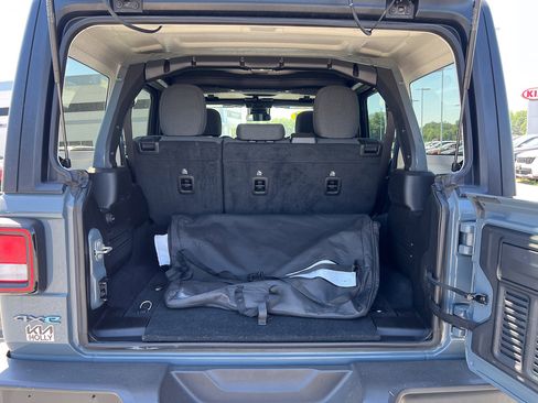 Used 2024 Jeep Wrangler Unlimited AWD/4WD image 6