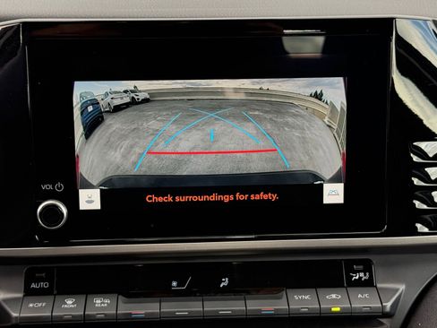 Used 2025 Toyota Camry LE image 17