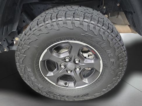 Used 2023 Jeep Gladiator Rubicon AWD/4WD image 23