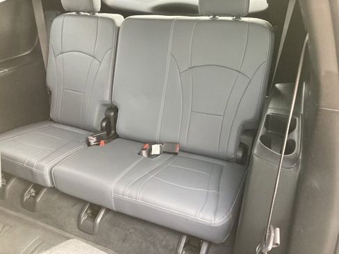 Used 2023 Buick Enclave Essence w/ Sport Touring Edition image 38