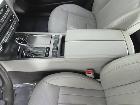 Used 2017 Genesis G80 3.8 AWD/4WD image 17