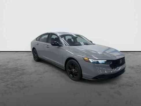 Used 2025 Honda Accord SE image 5