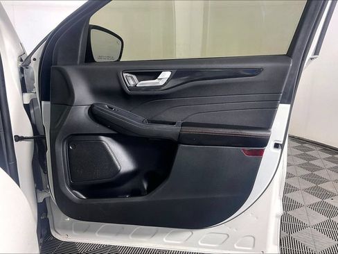 Used 2025 Ford Escape ST-Line w/ Tech Pack #1 FWD image 21