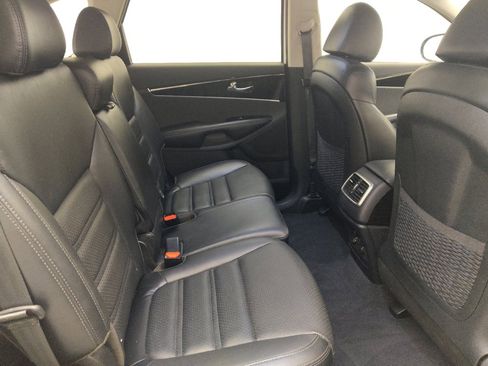 Used 2019 Kia Sorento EX FWD image 19