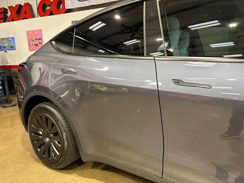 Used 2023 Tesla Model Y Long Range AWD/4WD image 51