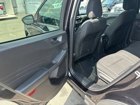Used 2025 Ford Escape Active AWD/4WD image 28