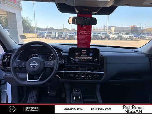 Certified 2025 Nissan Pathfinder SV w/ SV Premium Package image 33