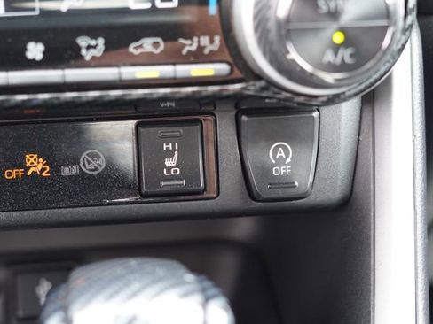 Used 2021 Toyota RAV4 XLE w/ Convenience Package FWD image 28