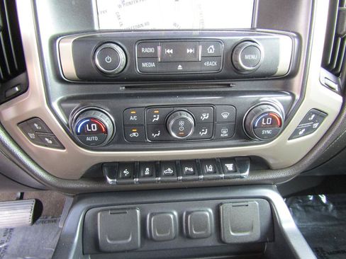 Used 2015 GMC Sierra 2500 Denali w/ Duramax Plus Package AWD/4WD image 19
