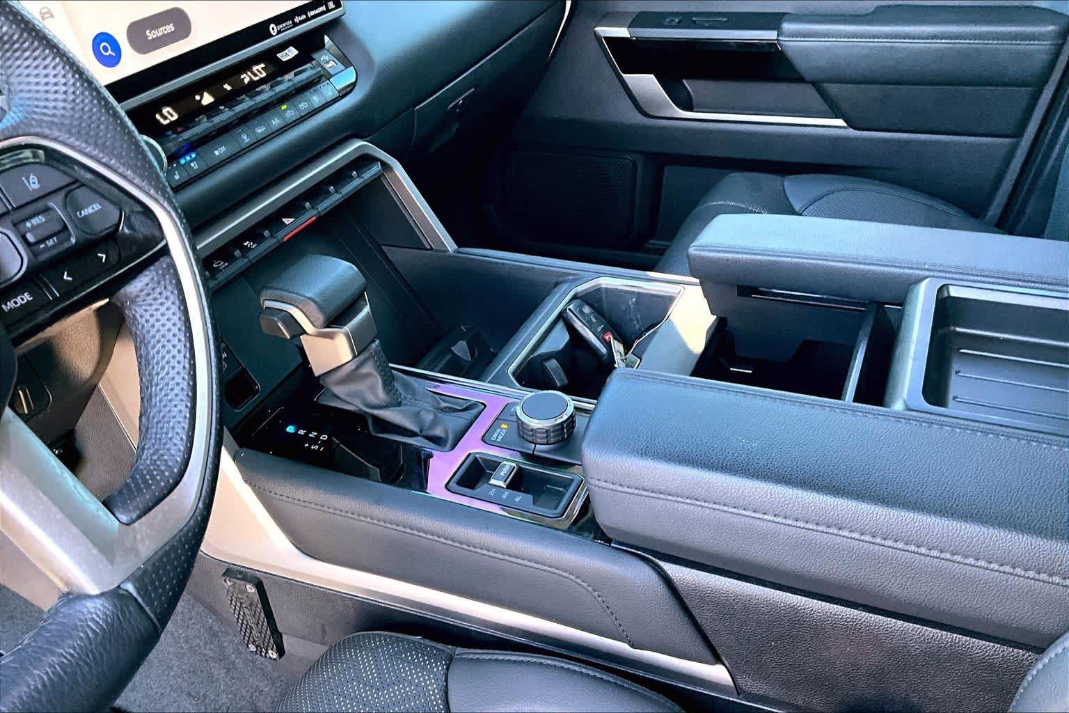 Used 2024 Toyota Tundra Limited AWD/4WD image 16