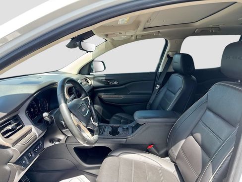 Used 2023 GMC Acadia Denali w/ Denali Technology Package FWD image 11