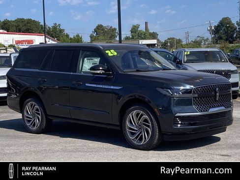 New 2025 Lincoln Navigator Reserve AWD/4WD image 1