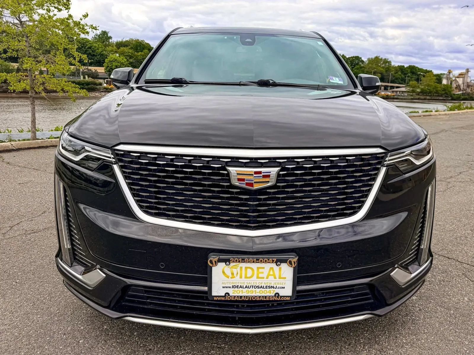 Used 2023 Cadillac XT6 Premium Luxury FWD image 2