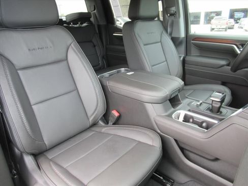 New 2026 GMC Sierra 1500 Denali w/ Technology Package AWD/4WD image 9