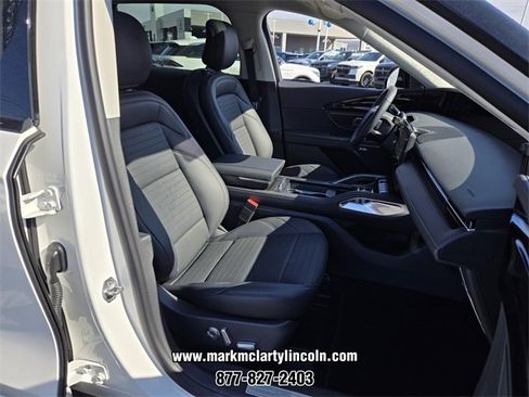 New 2026 Lincoln Nautilus Reserve image 12