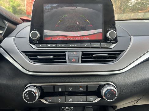 Used 2024 Nissan Altima 2.5 SR FWD image 4