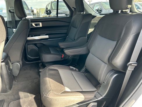 Used 2023 Ford Explorer XLT image 11