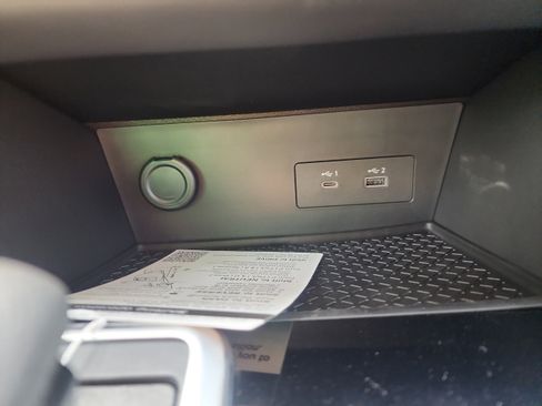 New 2025 Nissan Pathfinder SV w/ Black Appearance Package image 14