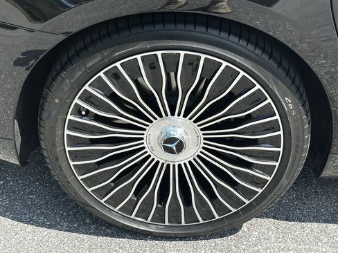 Certified 2024 Mercedes-Benz Maybach S 580 4MATIC image 21