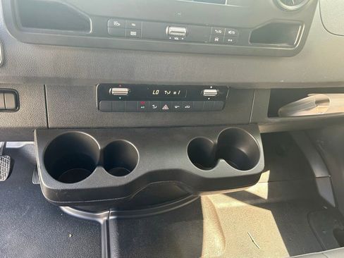 Used 2021 Mercedes-Benz Sprinter 4500 image 17