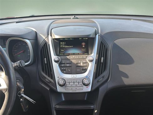 Used 2017 Chevrolet Equinox LT w/ Convenience Package image 10