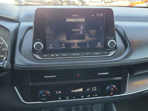 Used 2025 Nissan Rogue SV FWD image 26