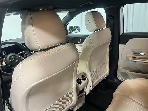 Used 2025 Mercedes-Benz GLA 250 4MATIC image 26