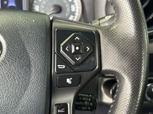 Used 2019 Toyota Tacoma TRD Sport image 22