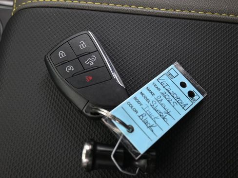 Used 2025 Chevrolet Silverado 1500 ZR2 w/ Technology Package image 23