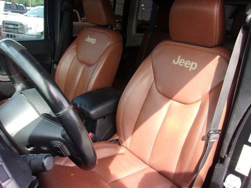 Used 2017 Jeep Wrangler Unlimited Sport w/ Quick Order Package 24S AWD/4WD image 6